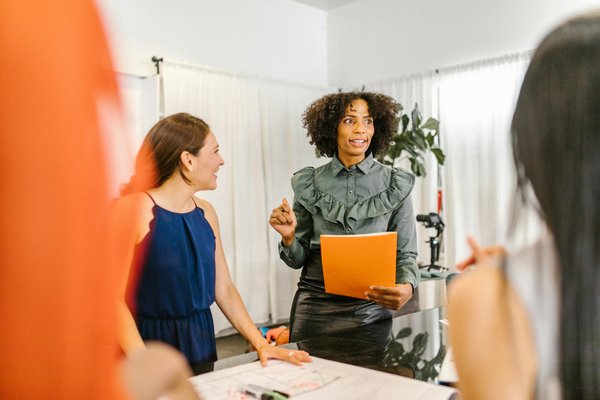 Boostez l"efficacité de votre petite entreprise de services financiers avec ces outils rh essentiels : le guide indispensable!